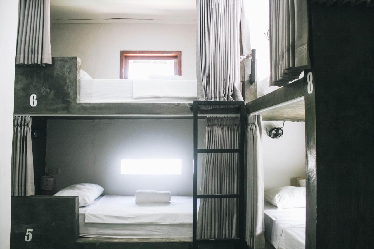 Mellow Hostel Kuta  Bagian luar foto